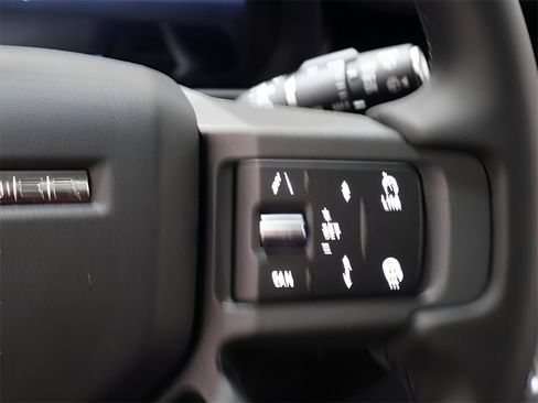 New 2025 Land Rover Defender 110 S image 26