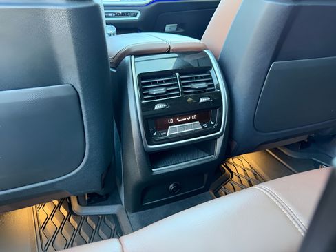 Used 2019 BMW X5 xDrive50i w/ M Sport Package AWD/4WD image 31
