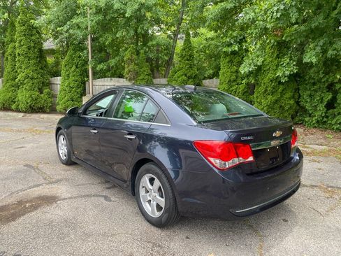 Used 2016 Chevrolet Cruze LT FWD image 3