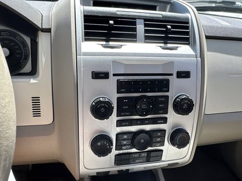 Used 2009 Mercury Mariner Premier FWD image 13