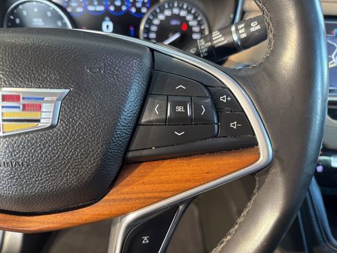 Used 2017 Cadillac XT5 Platinum w/ Driver Assist Package image 30