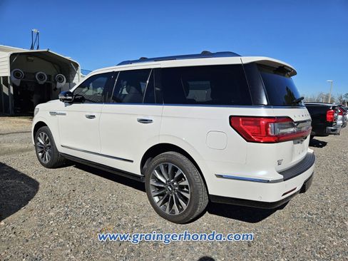Used 2018 Lincoln Navigator Select w/ Technology Package image 10