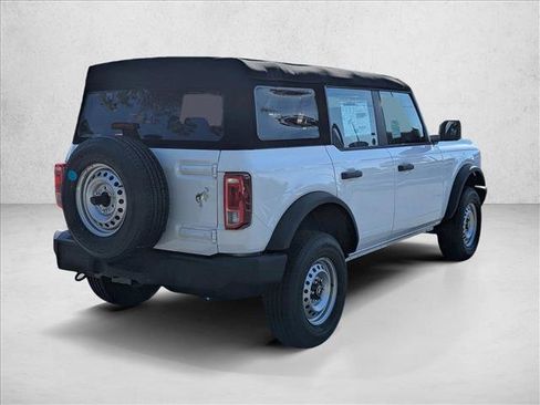 New 2025 Ford Bronco 4-Door image 2