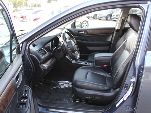 Used 2018 Subaru Outback 2.5i Limited AWD/4WD image 9