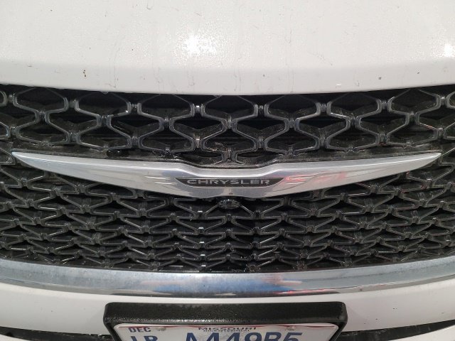 Used 2024 Chrysler Pacifica Touring-L FWD image 17