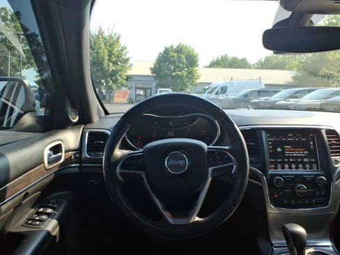 Certified 2018 Jeep Grand Cherokee Overland AWD/4WD image 20