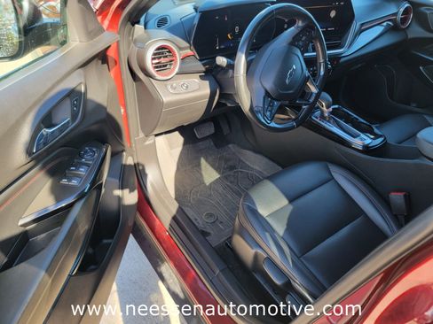 Used 2024 Chevrolet Trax RS w/ Sunroof Package image 14