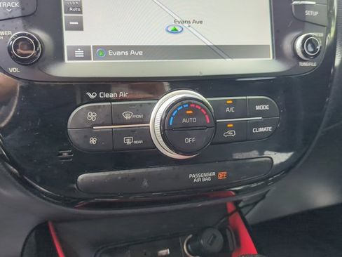 Used 2018 Kia Soul + FWD image 20