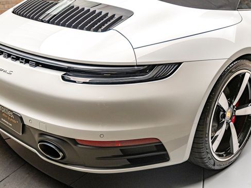 Used 2024 Porsche 911 Cabriolet image 20