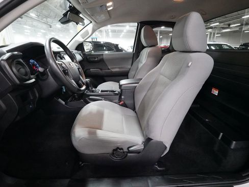 Used 2019 Toyota Tacoma SR AWD/4WD image 7