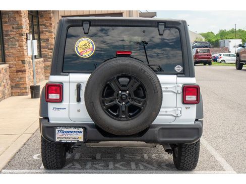 Used 2018 Jeep Wrangler Unlimited Sport S AWD/4WD image 4