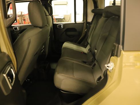 New 2025 Jeep Gladiator Sport image 12