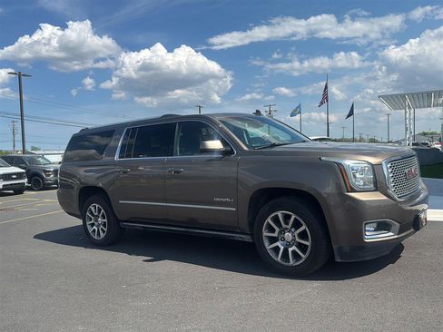 Used 2016 GMC Yukon XL Denali w/ Open Road Package image 7