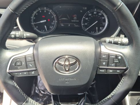 Used 2021 Toyota Highlander XSE FWD image 23