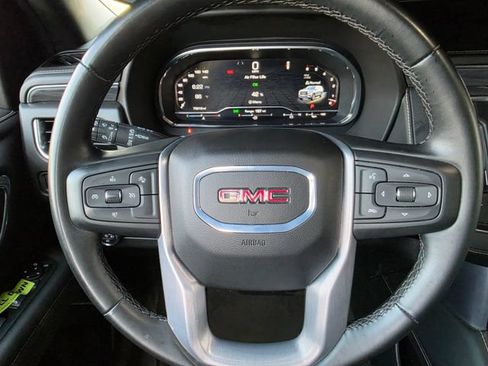 Used 2024 GMC Yukon SLT RWD image 33