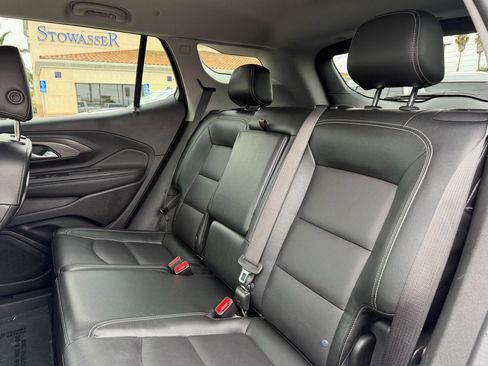 Used 2024 GMC Terrain SLT FWD image 8