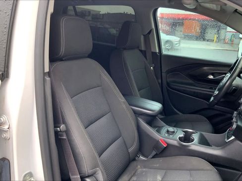 Used 2022 GMC Terrain SLE w/ Driver Convenience Package image 13