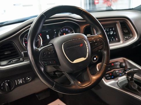 Used 2019 Dodge Challenger SXT image 28