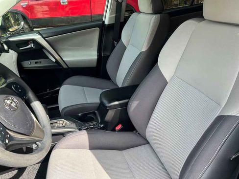 Used 2015 Toyota RAV4 XLE image 9