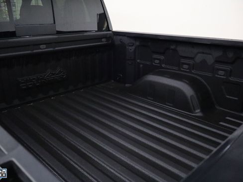 Used 2023 Chevrolet Silverado 1500 High Country image 25