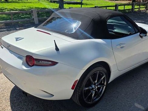Used 2017 MAZDA MX-5 Miata Grand Touring RWD image 5