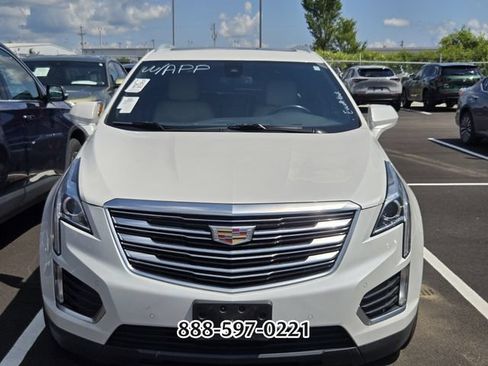 Used 2017 Cadillac XT5 Luxury w/ Driver Awareness Package FWD image 12