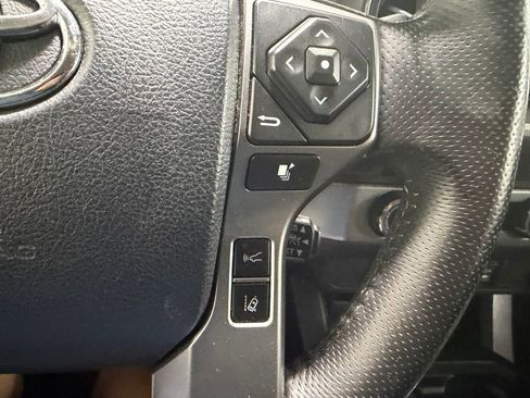 Used 2019 Toyota Tacoma SR5 AWD/4WD image 20