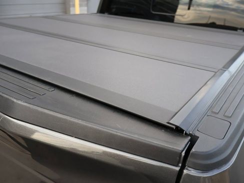 Used 2017 Ford F150 Lariat image 18