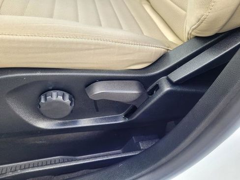 Certified 2022 Ford Edge SE image 11