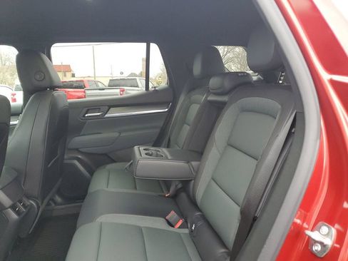 New 2026 GMC Terrain AT4 w/ LPO, Black Badging Package AWD/4WD image 17
