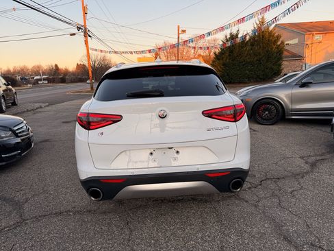 Used 2019 Alfa Romeo Stelvio AWD image 6