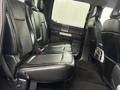 Used 2019 Ford F250 Lariat w/ Chrome Package image 38