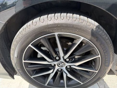 Used 2023 Toyota Camry SE w/ Convenience Package FWD image 2