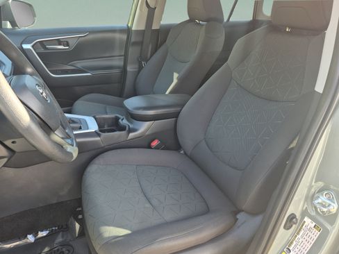 Used 2023 Toyota RAV4 XLE FWD image 18