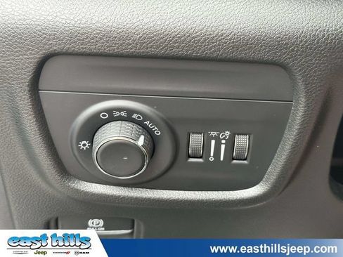 Certified 2025 Jeep Grand Cherokee Laredo X w/ Luxury Tech Group I AWD/4WD image 28