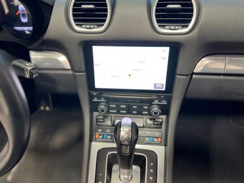 Used 2018 Porsche 718 Boxster S image 21