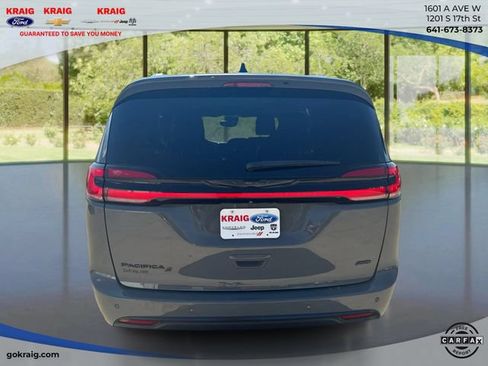 Used 2023 Chrysler Pacifica Touring-L w/ S Appearance Package AWD/4WD image 6