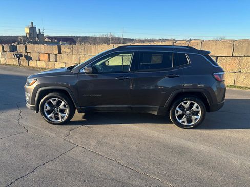 Used 2019 Jeep Compass Limited image 4