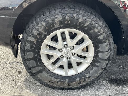 Used 2015 Nissan Frontier SL image 12