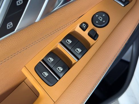 Used 2022 BMW X5 xDrive40i w/ M Sport Package image 24