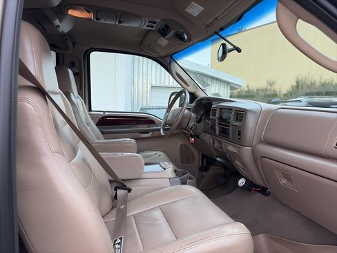 Used 2004 Ford Excursion Limited image 8
