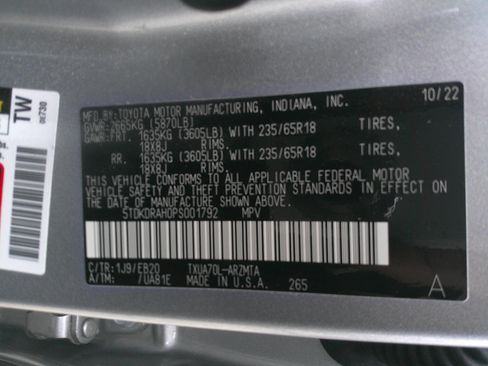 Used 2023 Toyota Highlander XLE image 35