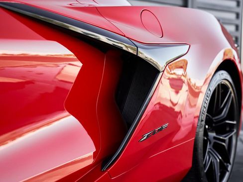 Used 2023 Chevrolet Corvette Z06 RWD image 8