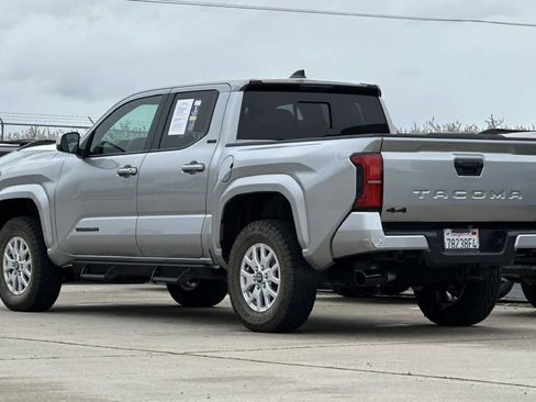 Used 2025 Toyota Tacoma SR5 w/ SR5 Upgrade Package image 5