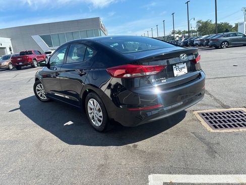 Used 2018 Hyundai Elantra SE w/ Cargo Package FWD image 5