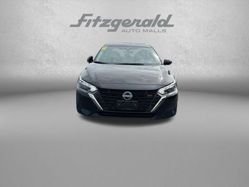 Used 2025 Nissan Sentra SR FWD image 2
