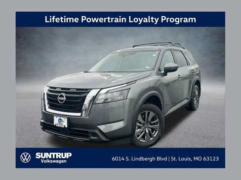 Used 2024 Nissan Pathfinder SV image 1