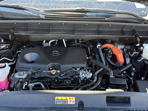 Used 2024 Toyota Highlander XLE image 38