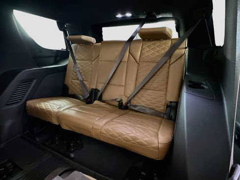 Used 2023 Cadillac Escalade Premium Luxury RWD image 30