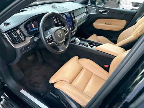 Used 2022 Volvo XC60 B6 Inscription w/ Advanced Package image 25